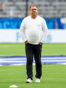 Åtvidabergs tränare Roar Hansen innan fotbollsmatchen i