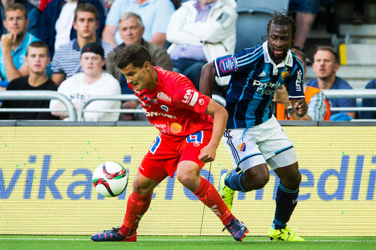 Åtvidabergs Mauricio Albornoz vänder bort Djurgårdens