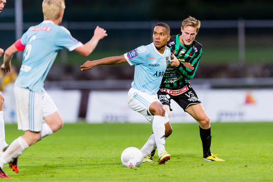 Brommapojkarnas Seth Hellberg och Varbergs Anton Tideman