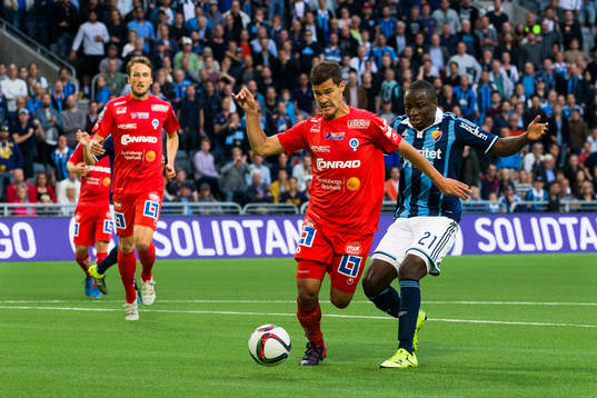 Åtvidabergs Mauricio Albornoz och Djurgårdens Nyasha