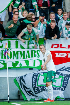 Hammarbys Fredrik Torsteinbö firar sitt kvitteringsmål 1-1
