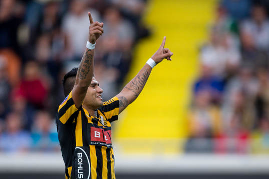 Häckens Paulo De Oliveira jublar