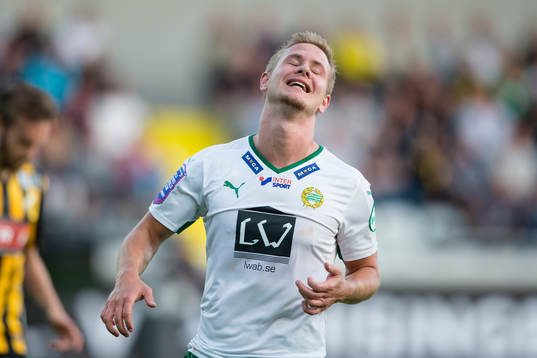 Hammarbys  Erik Israelsson deppar