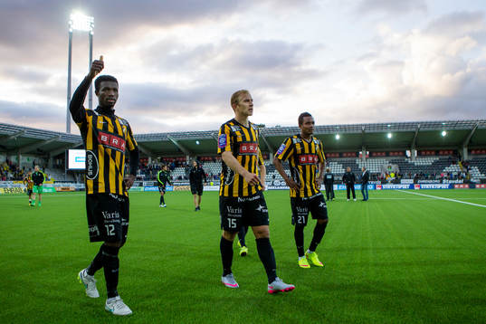 Häckens Mohammed Abubakari, Kari Arkivuo och Nasiru