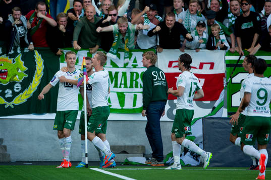 Hammarbys Fredrik Torsteinbö firar sitt kvitteringsmål 1-1