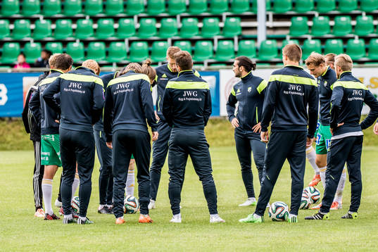 Ljungskiles spelare värmer upp