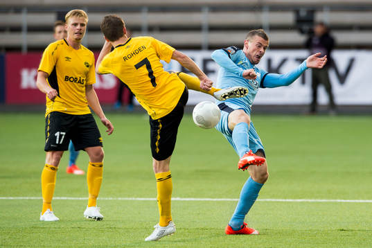 Randers Mikkel Thygesen och Elfsborgs Marcus Rohdén (rygg