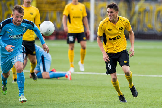 Elfsborgs Lasse Nilsson och Randers Mads Fenger
