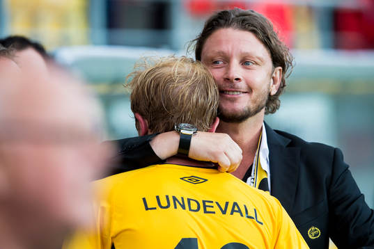 Elfsborgs klubbchef Stefan Andreasson kramar om Simon