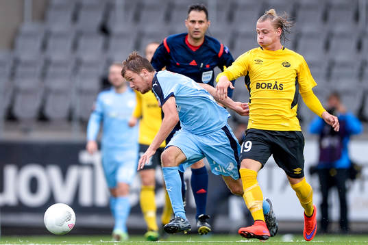 Randers Nikolaj Poulsen och Elfsborgs Simon Hedlund