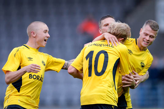 Elfsborgs spelare firar 1-0 av Simon Lundevall