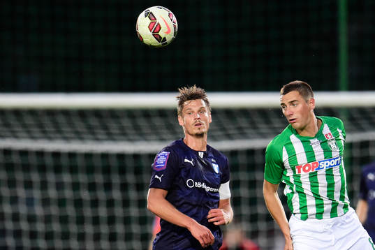 Malmö FFs Markus Rosenberg och Zalgiris Egidijus Vaitkunas
