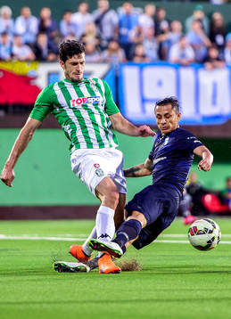 Zalgiris Samir Kerla och Malmö FFs Victor Yoshimar Yotun