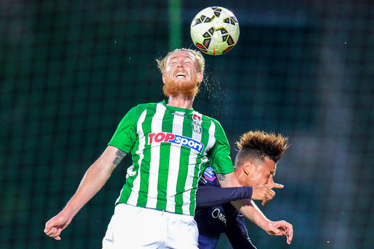 Zalgiris Yuri Kendysh och Malmö FFs Tobias Sana i en
