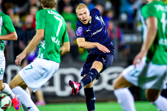 Malmö FFs Anton Tinnerholm gör 0-1