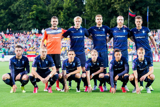 Malmö FFs startelva med målvakt Zlatan Azinovic, Franz