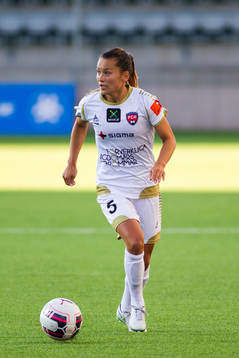 FC Rosengårds Alexandra Riley med bollen