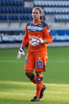 s målvakt Katlynn Fraine