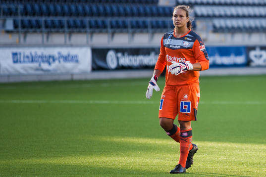 s målvakt Katlynn Fraine