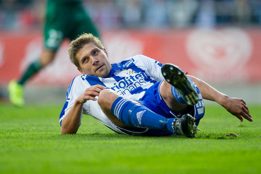 IFK Göteborgs Mikael Boman reser sig