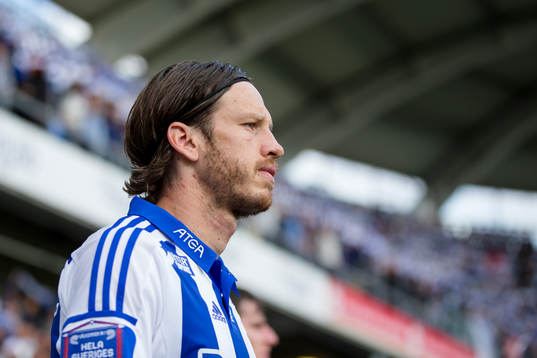 IFK Göteborgs Gustav Svensson innan fotbollsmatchen i