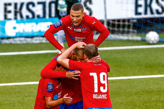 Helsingborgs Jordan Larsson firar 0-1 av Helsingborgs Robin