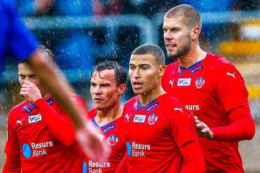 Helsingborgs spelare firar 0-1 av Robin Simovic