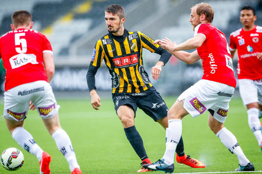 Häckens Dardan Rexhepi och Kalmars Markus Thorbjörnsson