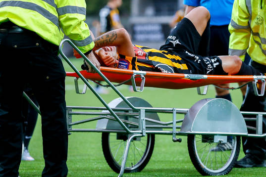 Häckens Paulo de Oliveira tvingas utgå skadad