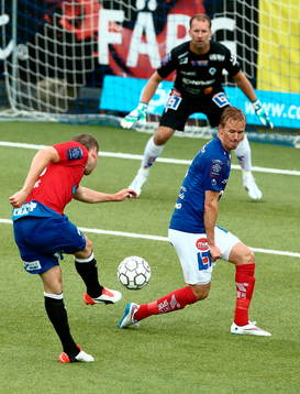 Skott av Darijan Bojanic förbi Åtvidabergs Andreas Dahlén