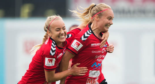 Kristianstads Margret Lara Vidarsdottir har gjort 1-0 och