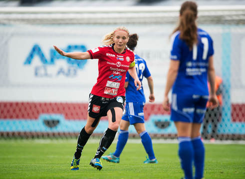 Kristianstads Margret Lara Vidarsdottir har gjort 1-0 och