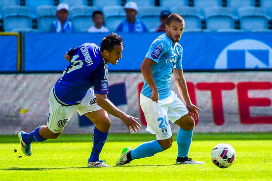Sundsvalls Adam Chennoufi jagar Malmö FFs Vladimir Rodic