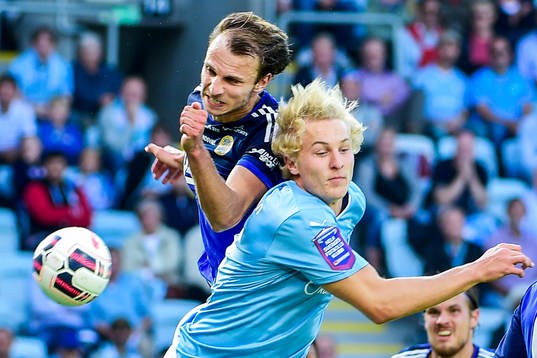 Malmö FFs Franz Brorsson och Sundsvalls Jon Gudni Fjoluson
