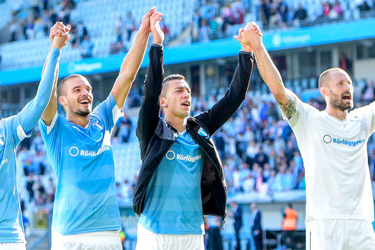 Malmö FFs Vladimir Rodic , Nikola Djurjic och målvakt