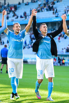 Malmö FFs Vladimir Rodic och Nikola Djurjic firar med