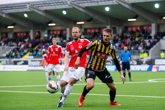 Kalmars Markus Thorbjörnsson mot Häckens Dardan Rexhepi