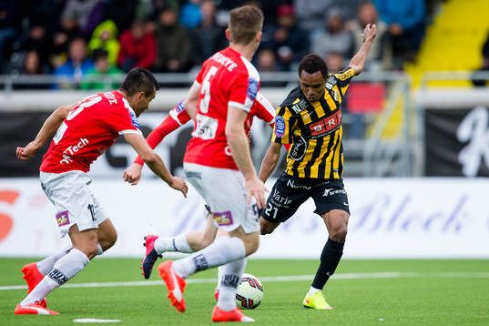 Häckens Nasiru Mohammed skjuter in 3-0