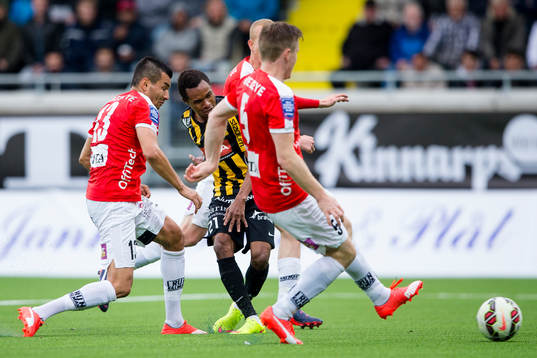Häckens Nasiru Mohammed skjuter in 3-0