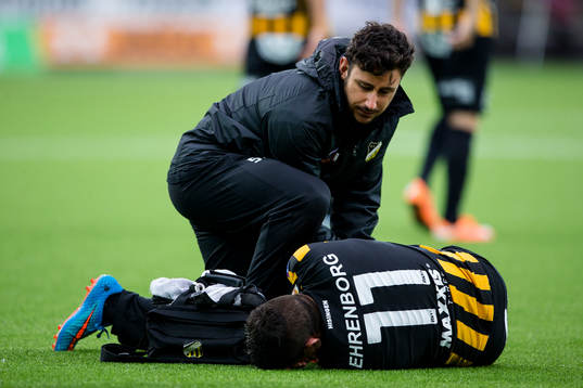 Häckens Paulo De Oliveira tvingas utgå skadad