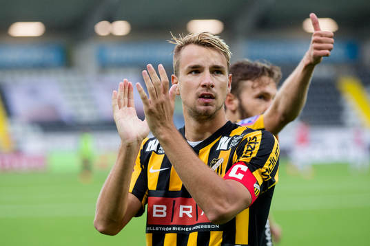 Häckens Jasmin Sudic tackar klacken