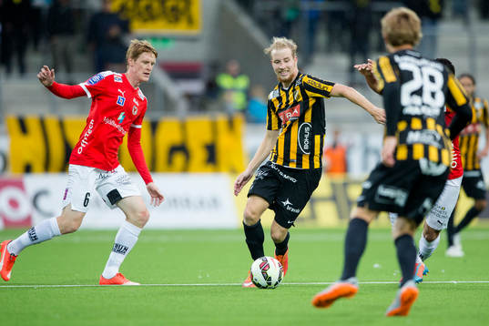 Kalmars Rasmus Elm mot Häckens Samuel Gustafson