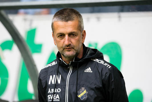 s assisterande tränare Nebojsa Novakovic