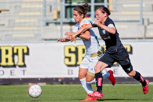 FC Rosengårds Natasa Andonova och Göteborgs  Marlene