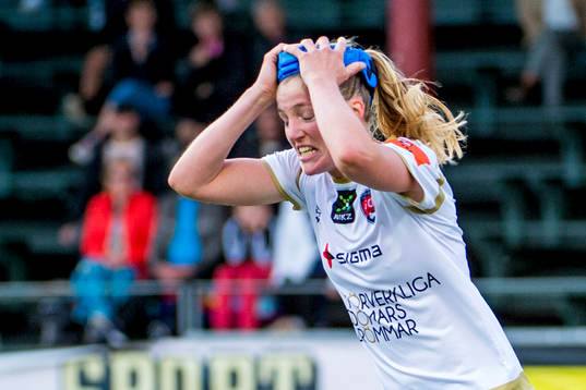 FC Rosengårds Kirsten van de Ven deppar