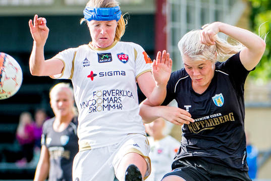 FC Rosengårds Kirsten van de Ven och Göteborgs Arna Sif