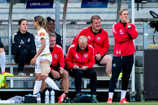 FC Rosengårds tränare Therese Sjögran (th) och Marta