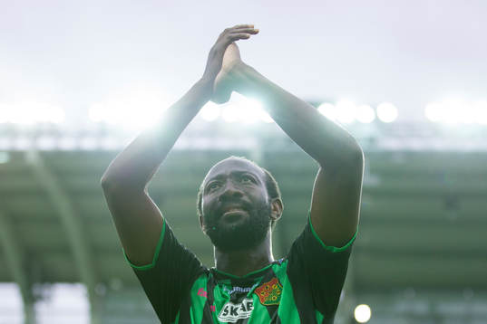 GAIS Reuben Ayarna tackar publiken