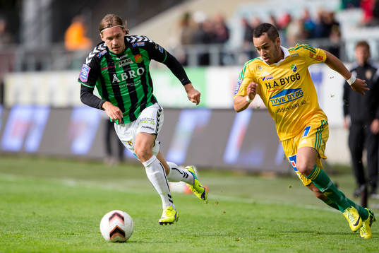 Ljungskiles Ahmed El Amrani före GAIS Danny Ervik