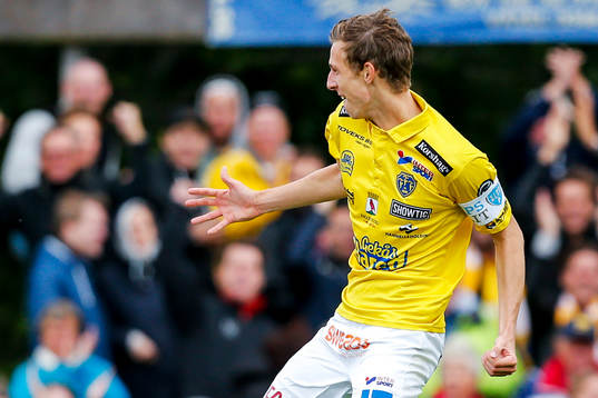 Falkenbergs Gustaf Nilsson jublar